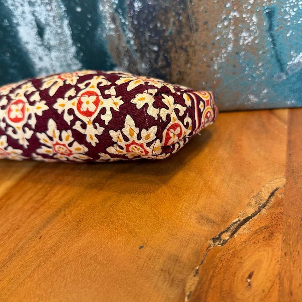 Vera Bradley Vintage  RETIRED 2006 Medallion Wristlet - Picture 5 of 11